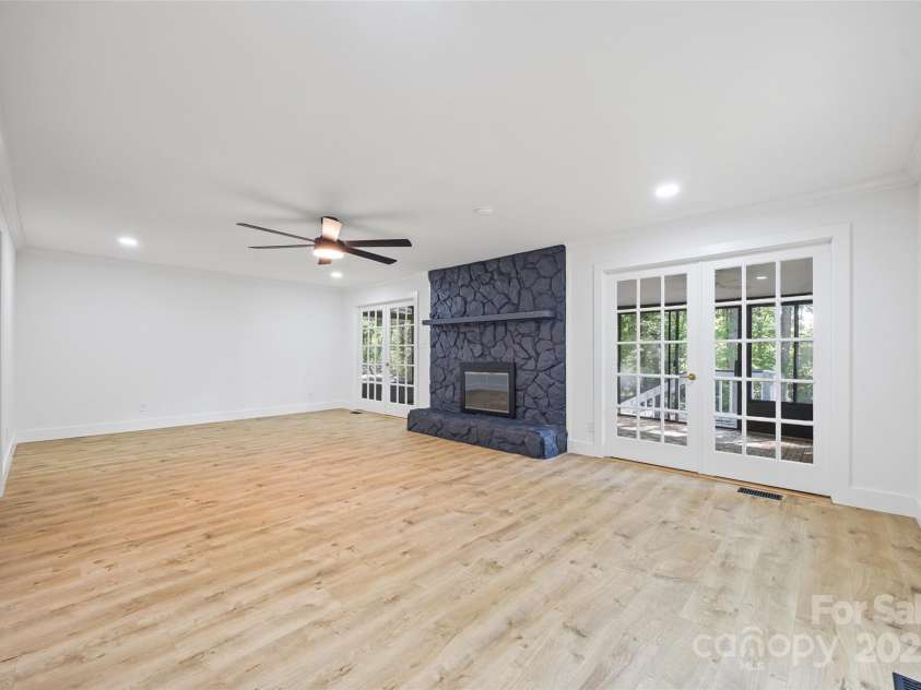948 Kingswood Drive, Rock Hill, SC 29732.  MLS# CAR4301642, YatesRealty ID 10861. 