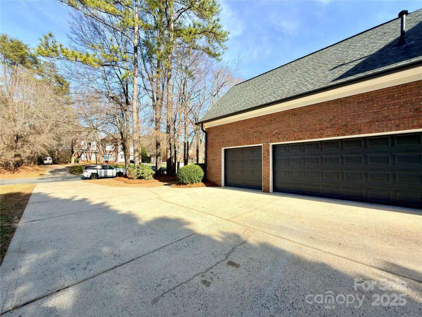 5125 Belicourt Drive, Charlotte, NC 28277.  MLS# CAR4331417, YatesRealty ID 10862. 
