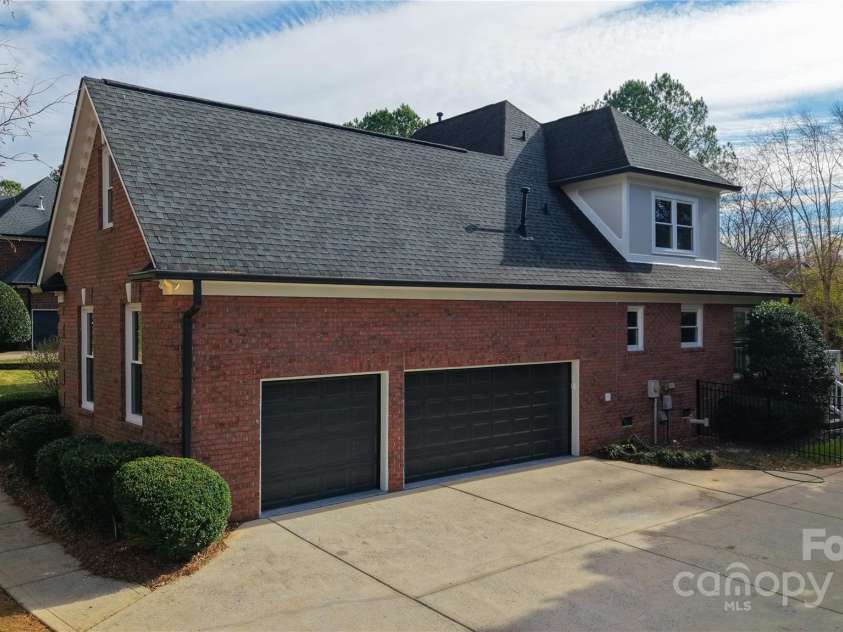 5125 Belicourt Drive, Charlotte, NC 28277.  MLS# CAR4331417, YatesRealty ID 10862. 