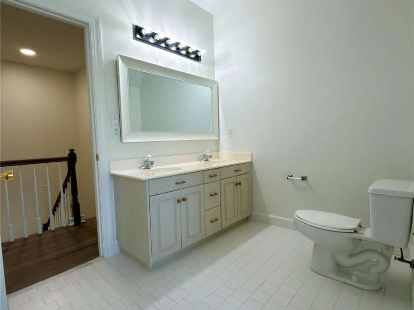 5125 Belicourt Drive, Charlotte, NC 28277.  MLS# CAR4331417, YatesRealty ID 10862. Bathroom Upstairs