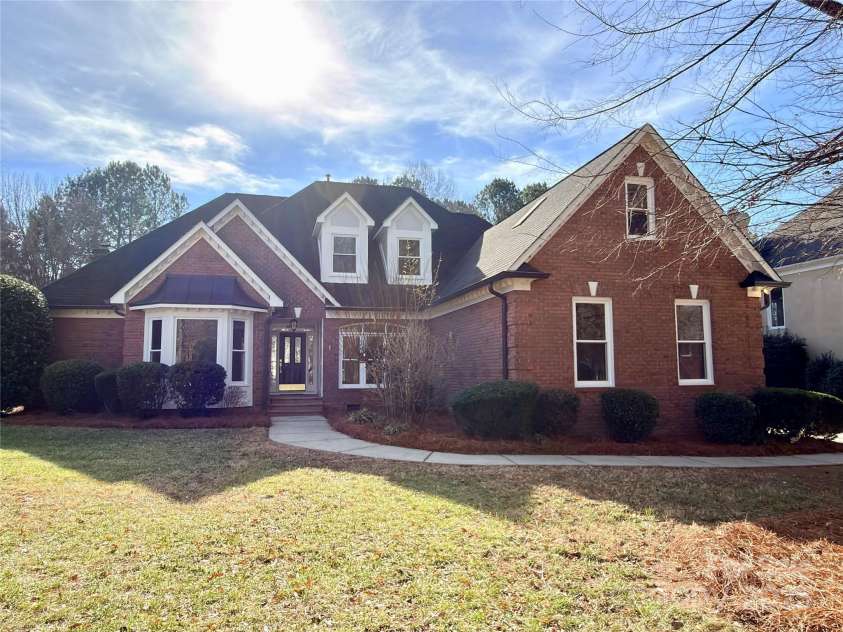 5125 Belicourt Drive, Charlotte, NC 28277.  MLS# CAR4331417, YatesRealty ID 10862. Front