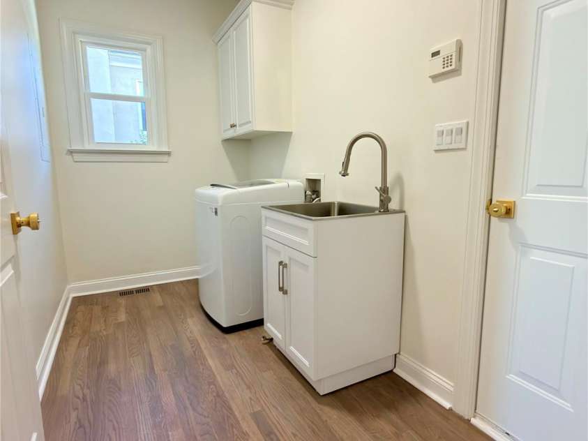 5125 Belicourt Drive, Charlotte, NC 28277.  MLS# CAR4331417, YatesRealty ID 10862. Laundry Room