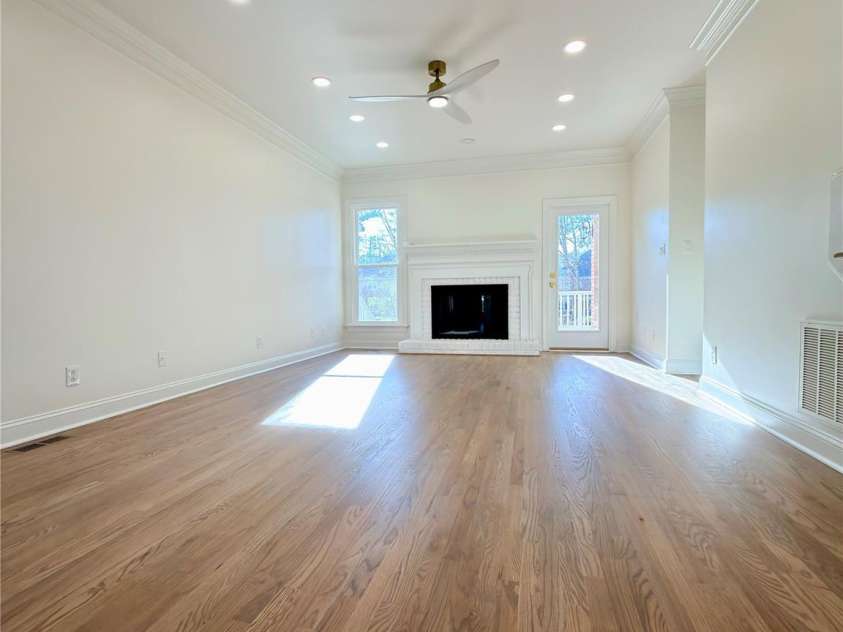 5125 Belicourt Drive, Charlotte, NC 28277.  MLS# CAR4331417, YatesRealty ID 10862. Living Room