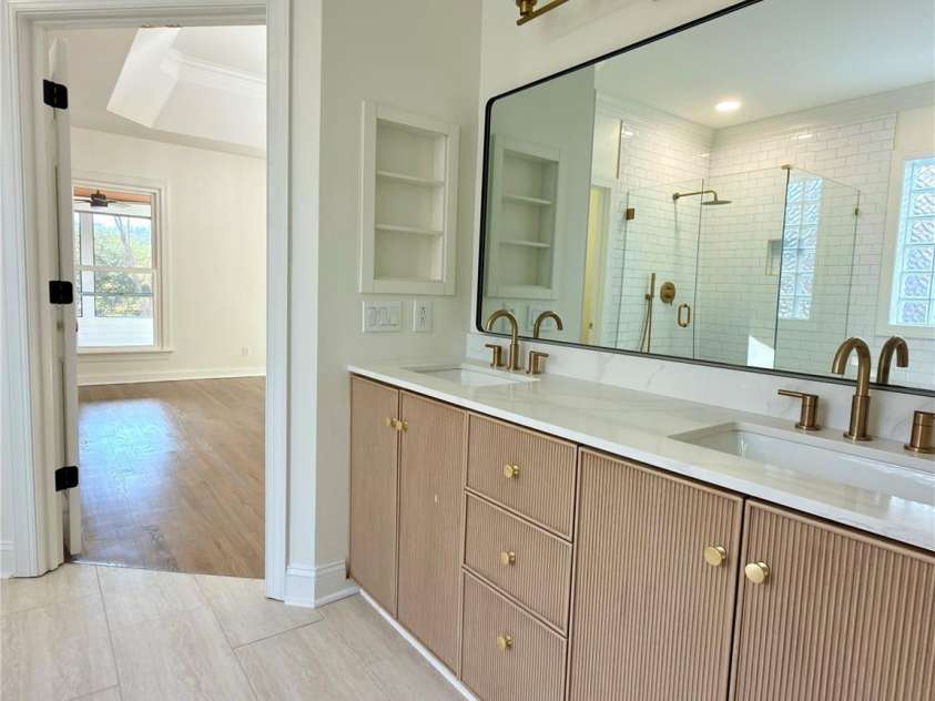 5125 Belicourt Drive, Charlotte, NC 28277.  MLS# CAR4331417, YatesRealty ID 10862. Primary Bathroom