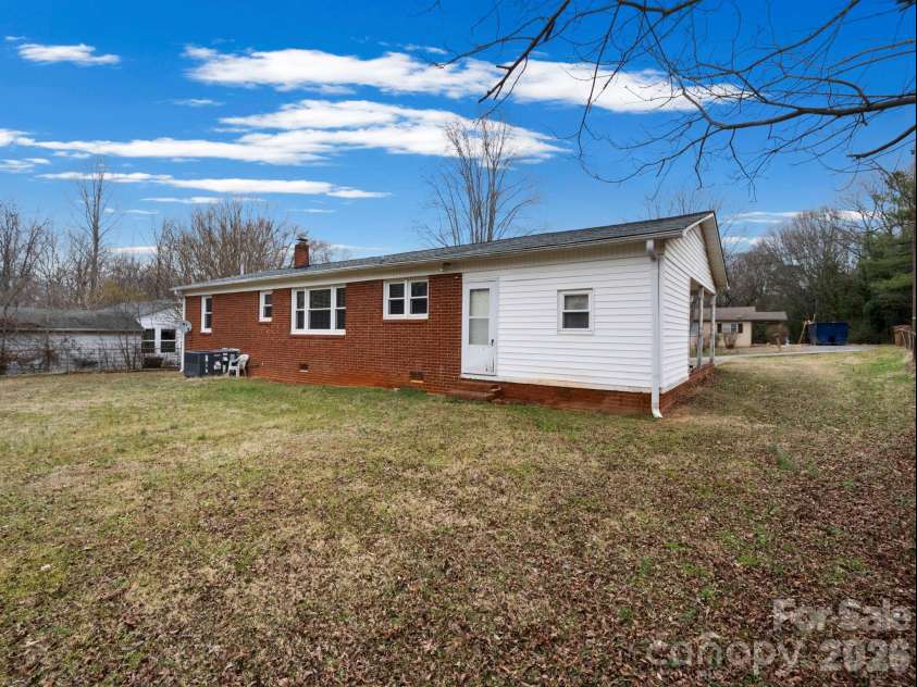 309 Green Street, Lincolnton, NC 28092.  MLS# CAR4331904, YatesRealty ID 10863. 
