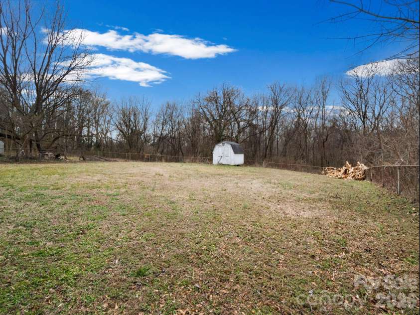 309 Green Street, Lincolnton, NC 28092.  MLS# CAR4331904, YatesRealty ID 10863. 