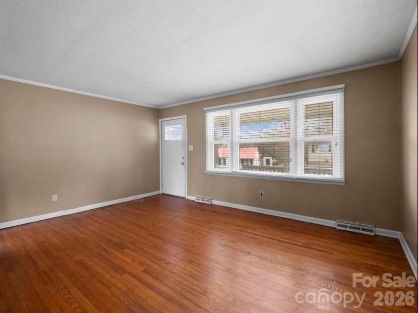 309 Green Street, Lincolnton, NC 28092.  MLS# CAR4331904, YatesRealty ID 10863. 