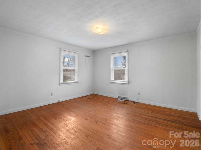 309 Green Street, Lincolnton, NC 28092.  MLS# CAR4331904, YatesRealty ID 10863. 