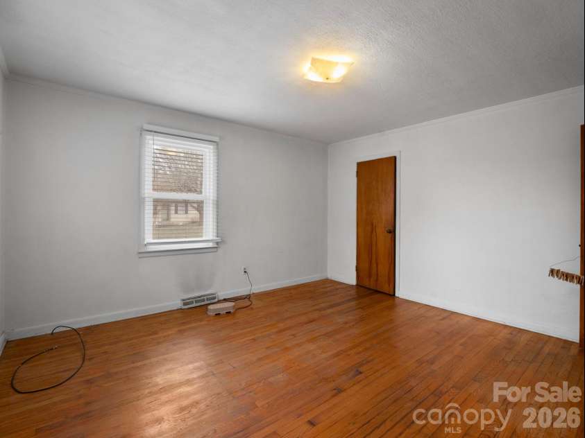309 Green Street, Lincolnton, NC 28092.  MLS# CAR4331904, YatesRealty ID 10863. 