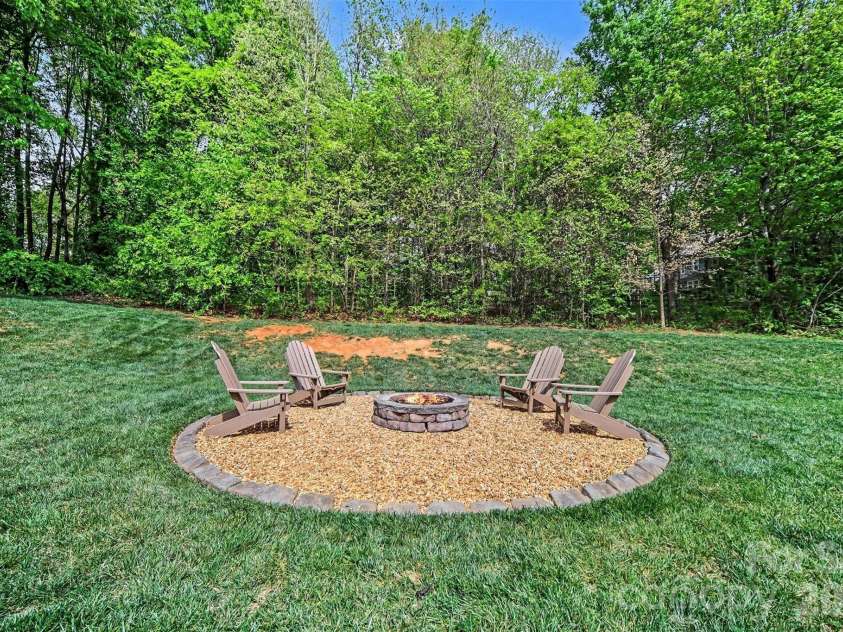 4317 Steepleton Way, Charlotte, NC 28215.  MLS# CAR4363516, YatesRealty ID 10864. Firepit