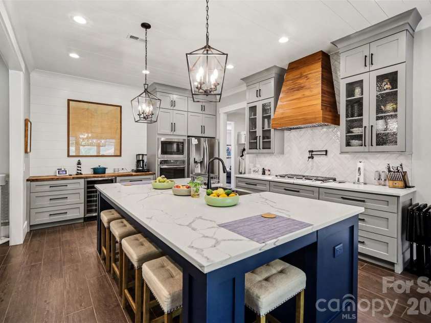 4317 Steepleton Way, Charlotte, NC 28215.  MLS# CAR4363516, YatesRealty ID 10864. Kitchen