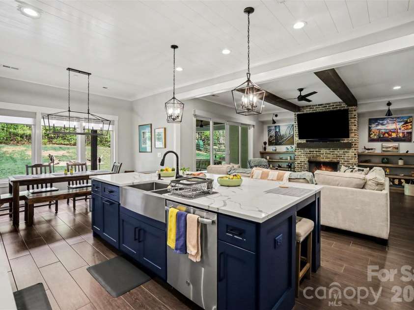 4317 Steepleton Way, Charlotte, NC 28215.  MLS# CAR4363516, YatesRealty ID 10864. Open kitchen, dining and living area