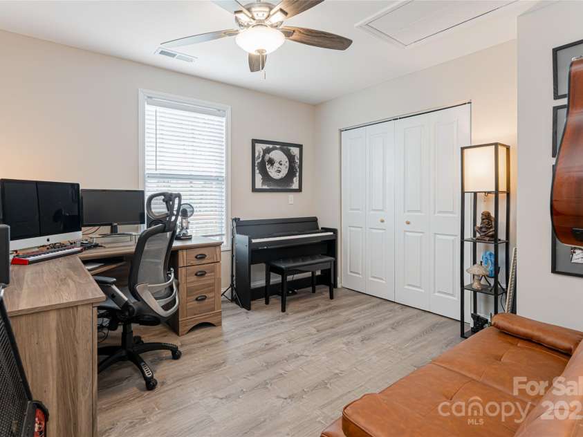 17 Fair Oaks Road, Arden, NC 28704.  MLS# CAR4227408, YatesRealty ID 10865. 