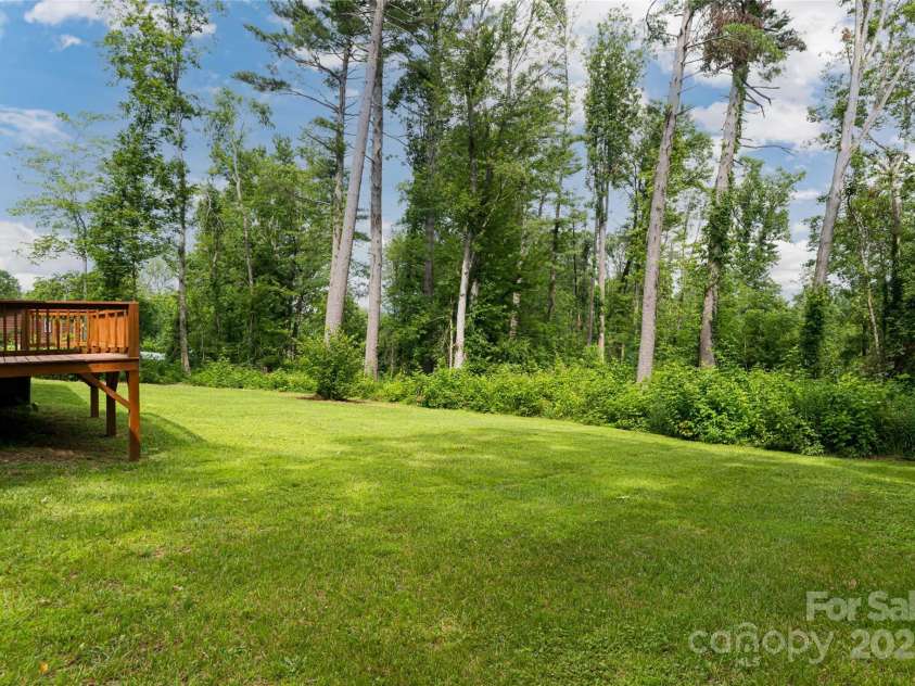 17 Fair Oaks Road, Arden, NC 28704.  MLS# CAR4227408, YatesRealty ID 10865. 