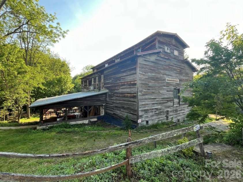 9 & 1 Old Mill Lane, Weaverville, NC 28787.  MLS# CAR4347563, YatesRealty ID 10865. 