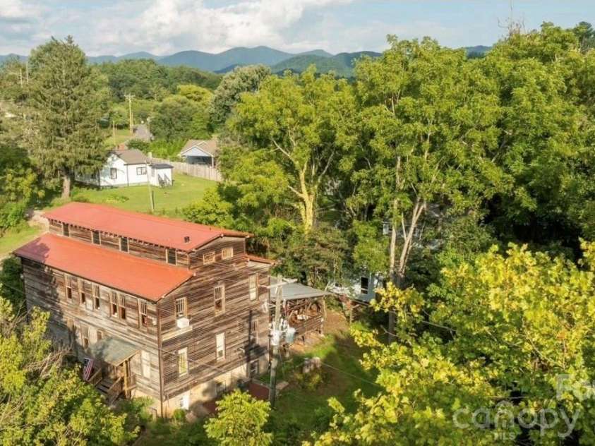 9 & 1 Old Mill Lane, Weaverville, NC 28787.  MLS# CAR4347563, YatesRealty ID 10865. 