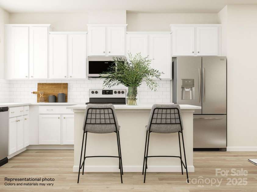 4136 Skyboat Circle, Fort Mill, SC 29715.  MLS# CAR4245672, YatesRealty ID 10866. Kitchen