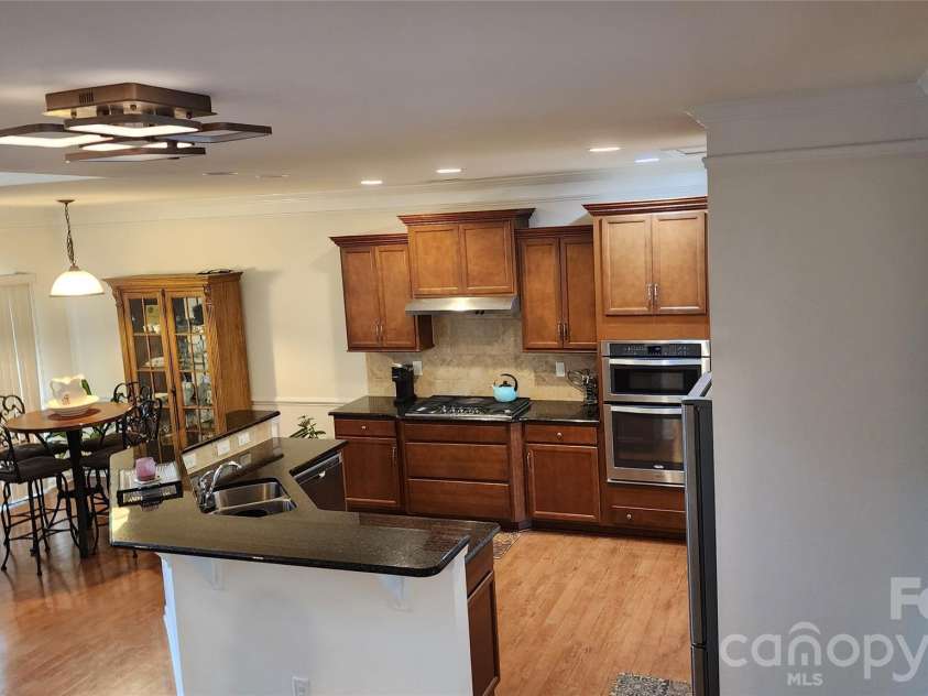 4223 Craighill Lane, Charlotte, NC 28278.  MLS# CAR4350239, YatesRealty ID 10866. 