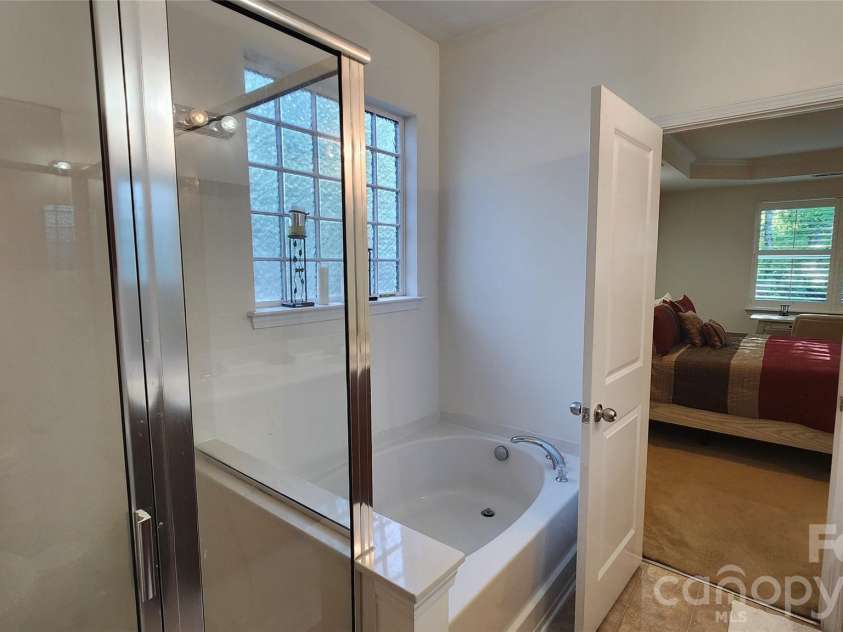 4223 Craighill Lane, Charlotte, NC 28278.  MLS# CAR4350239, YatesRealty ID 10866. 