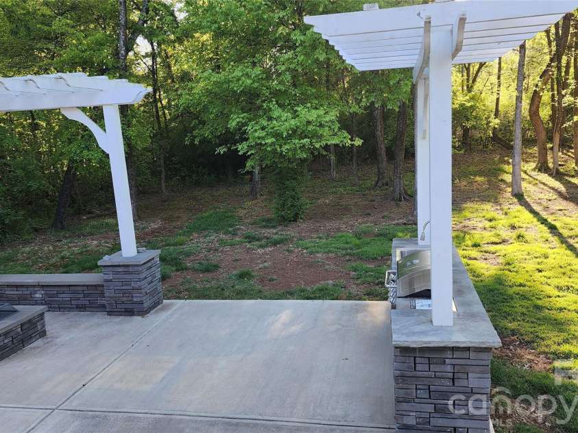 4223 Craighill Lane, Charlotte, NC 28278.  MLS# CAR4350239, YatesRealty ID 10866. 