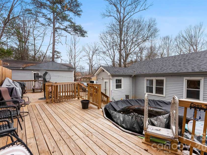 107 Oakland Road, Belmont, NC 28012.  MLS# CAR4343555, YatesRealty ID 10868. 