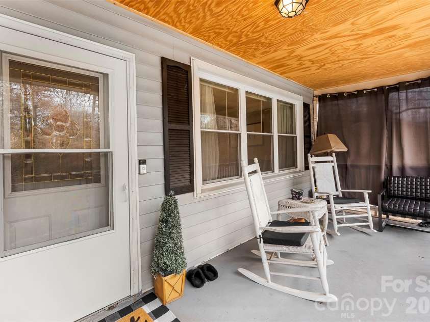 107 Oakland Road, Belmont, NC 28012.  MLS# CAR4343555, YatesRealty ID 10868. 