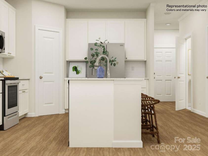 4567 Potters Wheel Drive, Fort Mill, SC 29715.  MLS# CAR4245451, YatesRealty ID 10868. Kitchen