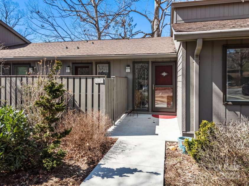 214 Crowfields Drive, Asheville, NC 28803.  MLS# CAR4231576, YatesRealty ID 10869. 