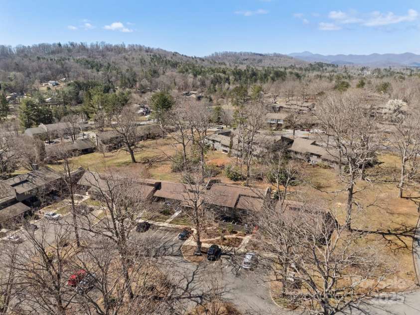 214 Crowfields Drive, Asheville, NC 28803.  MLS# CAR4231576, YatesRealty ID 10869. 