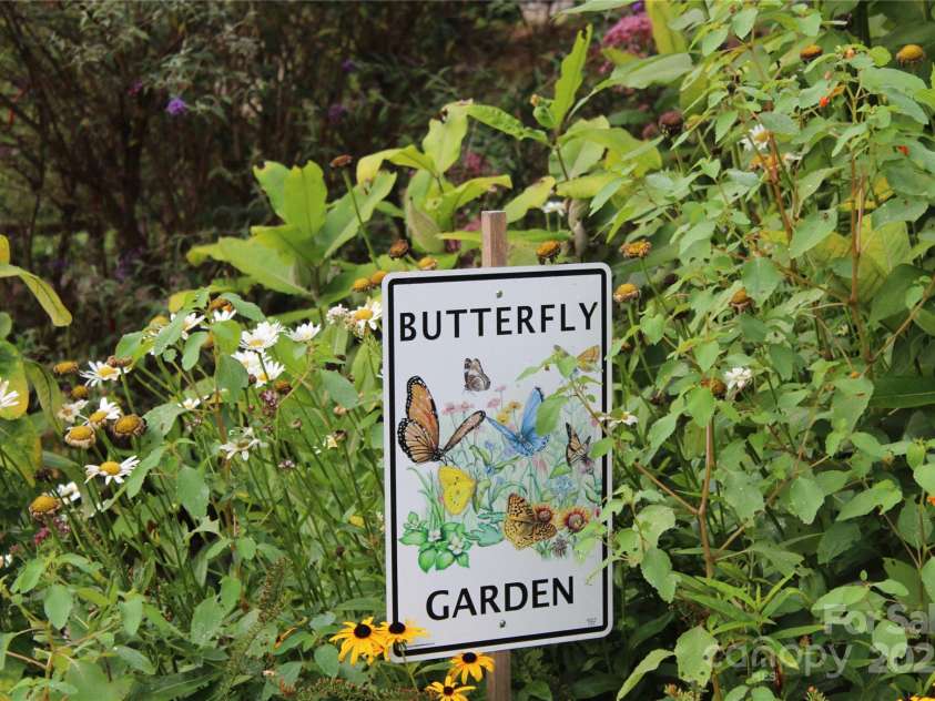 214 Crowfields Drive, Asheville, NC 28803.  MLS# CAR4231576, YatesRealty ID 10869. 