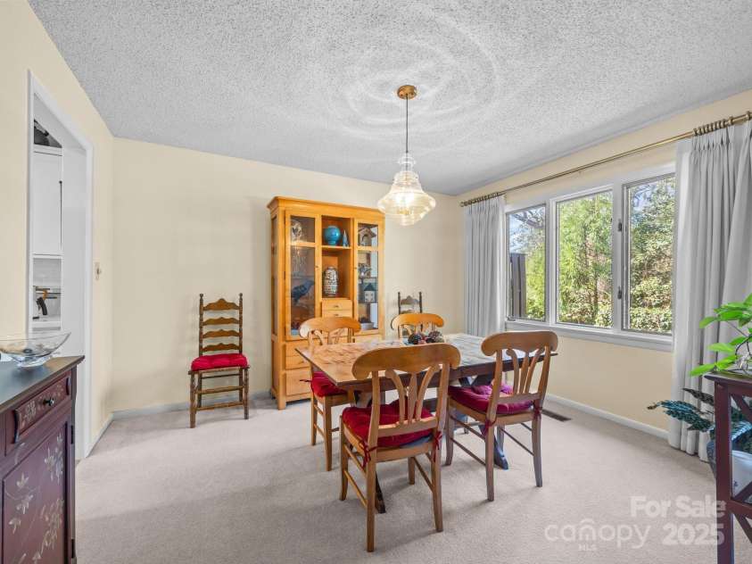214 Crowfields Drive, Asheville, NC 28803.  MLS# CAR4231576, YatesRealty ID 10869. Dining area