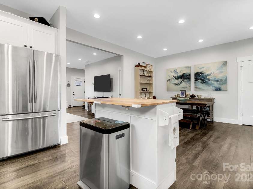 111 Front Porch Drive, Black Mountain, NC 28711.  MLS# CAR4218896, YatesRealty ID 1087. 