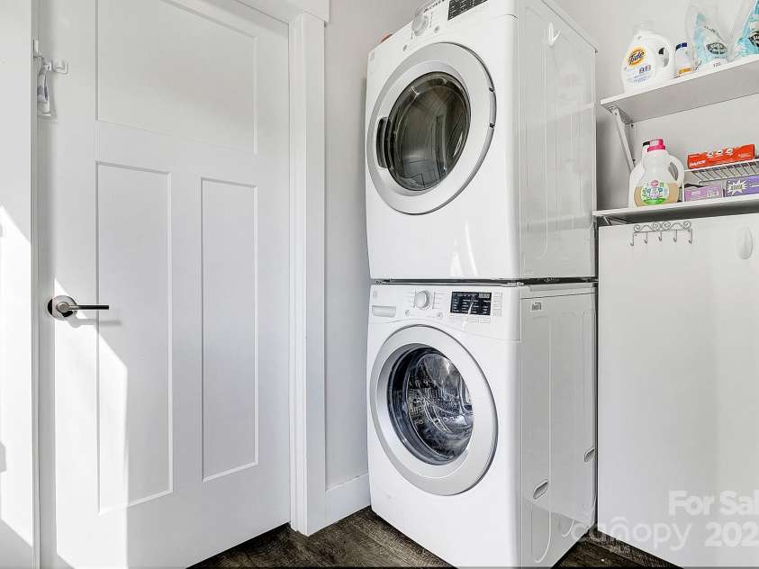 111 Front Porch Drive, Black Mountain, NC 28711.  MLS# CAR4218896, YatesRealty ID 1087. 