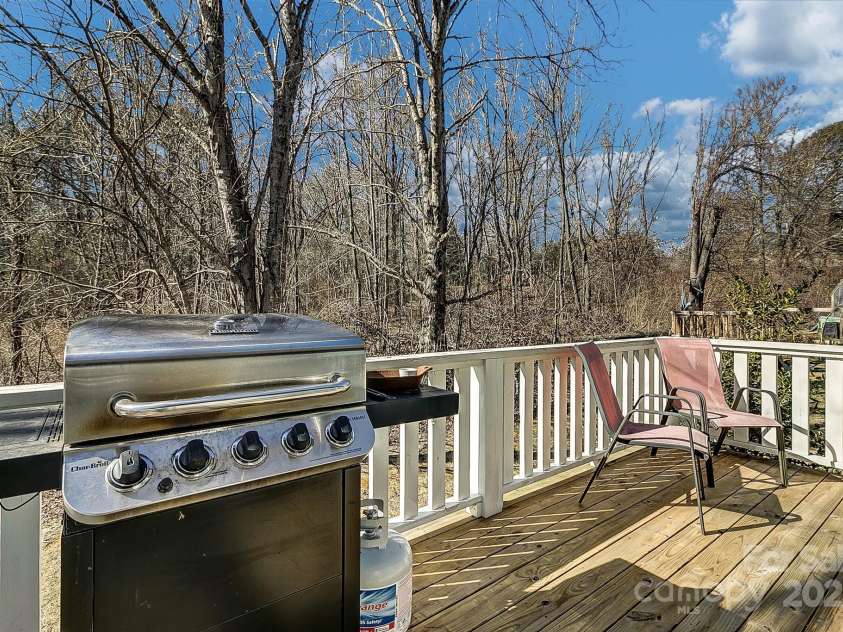 111 Front Porch Drive, Black Mountain, NC 28711.  MLS# CAR4218896, YatesRealty ID 1087. 