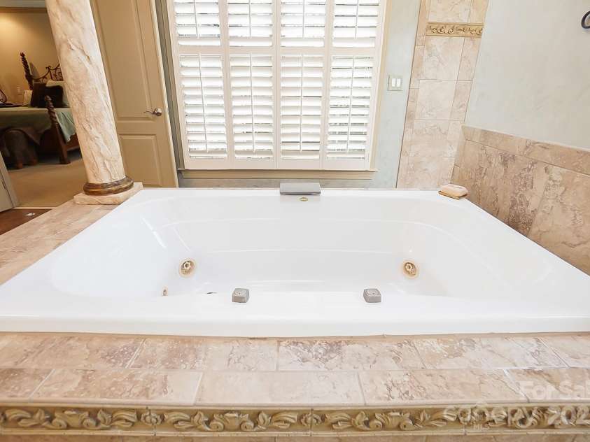 2016 Autumn Blossom Lane, Waxhaw, NC 28173.  MLS# CAR4327443, YatesRealty ID 1087. 