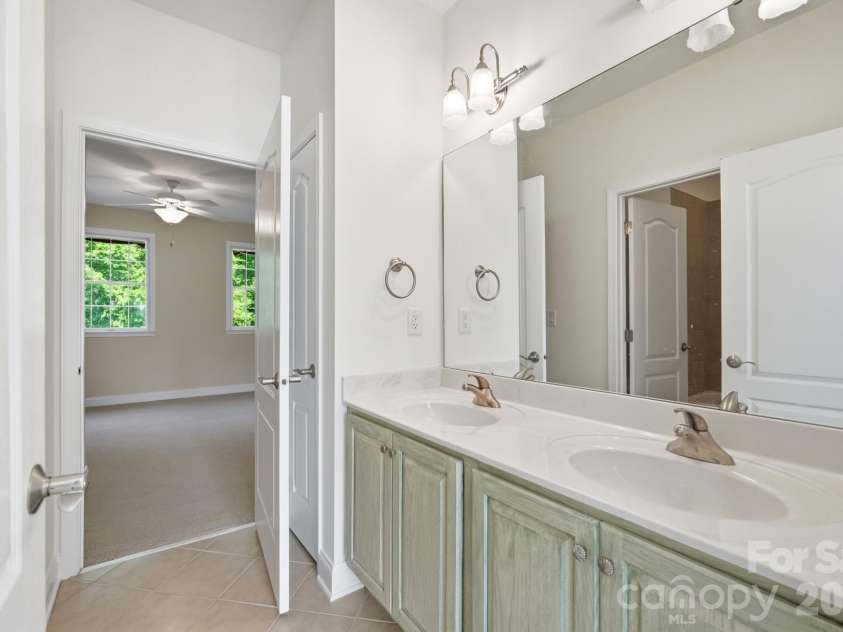 2016 Autumn Blossom Lane, Waxhaw, NC 28173.  MLS# CAR4387108, YatesRealty ID 1087. 