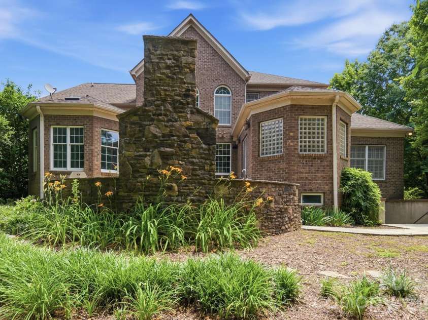 2016 Autumn Blossom Lane, Waxhaw, NC 28173.  MLS# CAR4387108, YatesRealty ID 1087. 