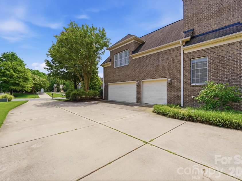 2016 Autumn Blossom Lane, Waxhaw, NC 28173.  MLS# CAR4387108, YatesRealty ID 1087. 