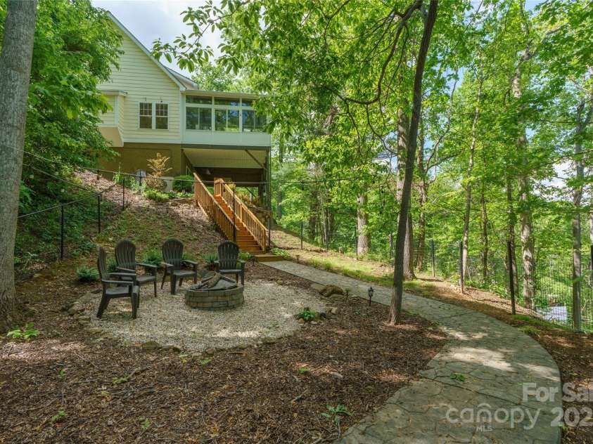 14 Old Chunns Cove Road, Asheville, NC 28805.  MLS# CAR4211923, YatesRealty ID 10871. 