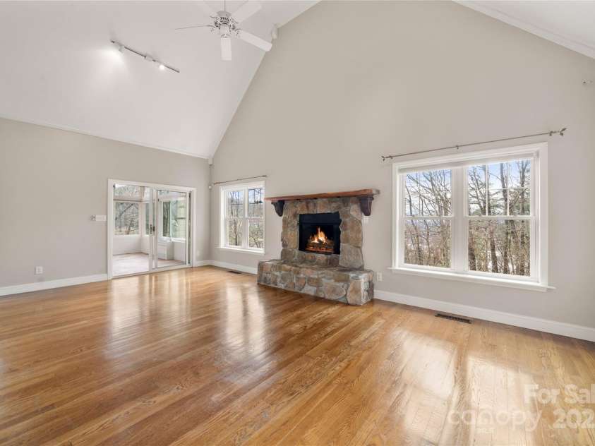 14 Old Chunns Cove Road, Asheville, NC 28805.  MLS# CAR4211923, YatesRealty ID 10871. Living Room