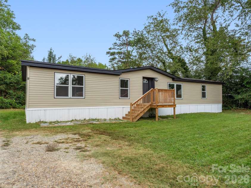 8 Teal Lane, Candler, NC 28715.  MLS# CAR4431477, YatesRealty ID 10871. 