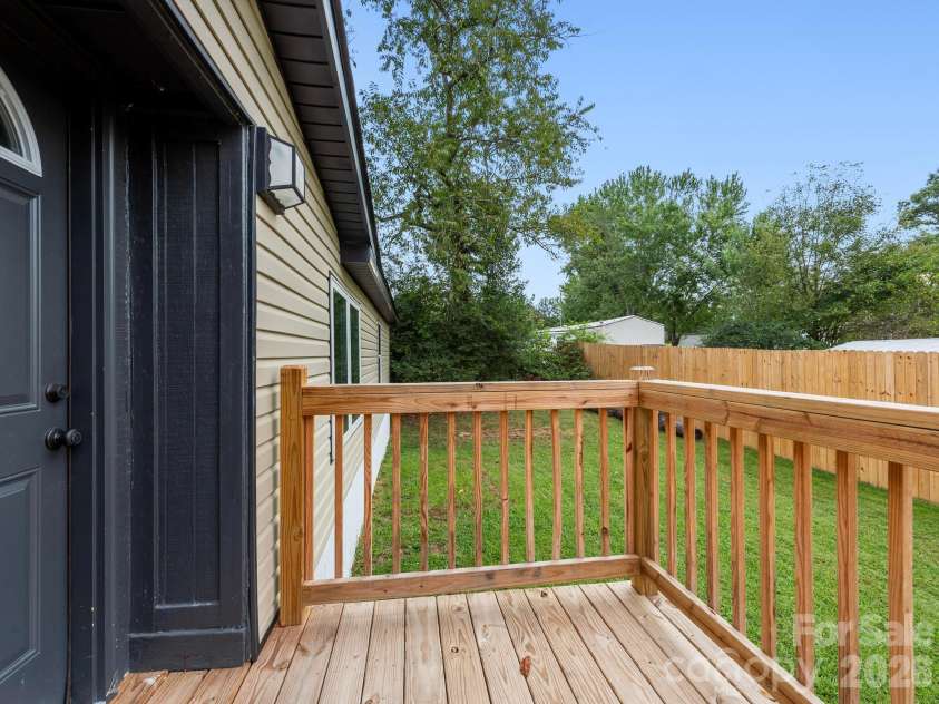 8 Teal Lane, Candler, NC 28715.  MLS# CAR4431477, YatesRealty ID 10871. 