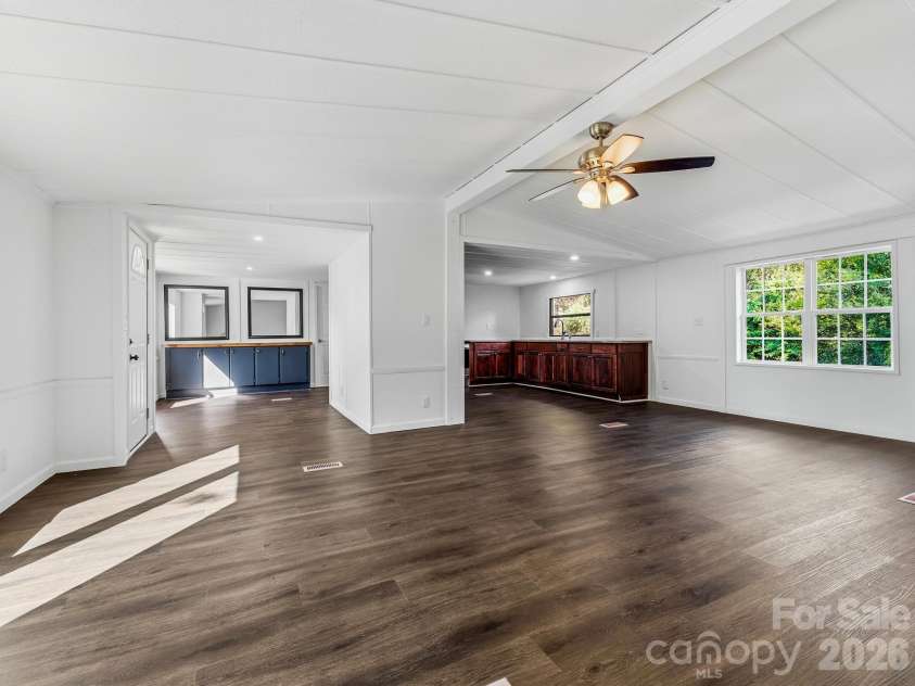 8 Teal Lane, Candler, NC 28715.  MLS# CAR4431477, YatesRealty ID 10871. 