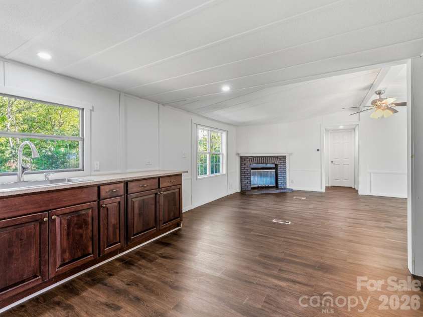 8 Teal Lane, Candler, NC 28715.  MLS# CAR4431477, YatesRealty ID 10871. 