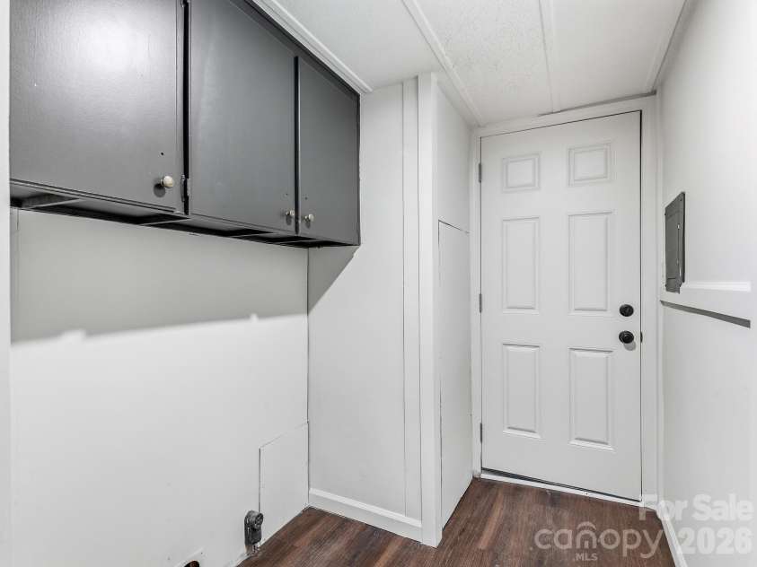 8 Teal Lane, Candler, NC 28715.  MLS# CAR4431477, YatesRealty ID 10871. 