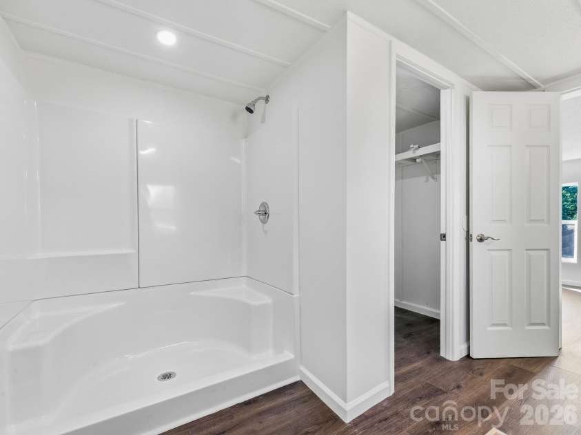 8 Teal Lane, Candler, NC 28715.  MLS# CAR4431477, YatesRealty ID 10871. 