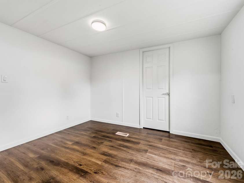8 Teal Lane, Candler, NC 28715.  MLS# CAR4431477, YatesRealty ID 10871. 