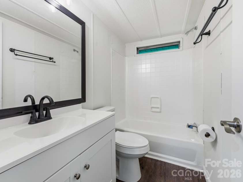 8 Teal Lane, Candler, NC 28715.  MLS# CAR4431477, YatesRealty ID 10871. 