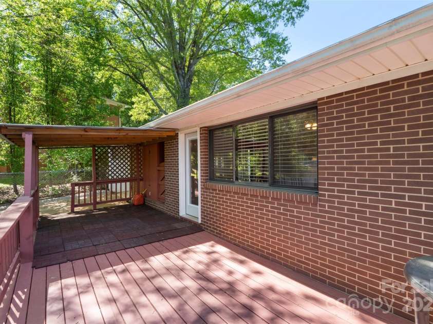 319 Hatley Circle, Concord, NC 28025.  MLS# CAR4247399, YatesRealty ID 10872. 
