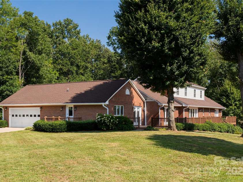 735 Macedonia Road, Asheville, NC 28804.  MLS# CAR4098577, YatesRealty ID 10873. 